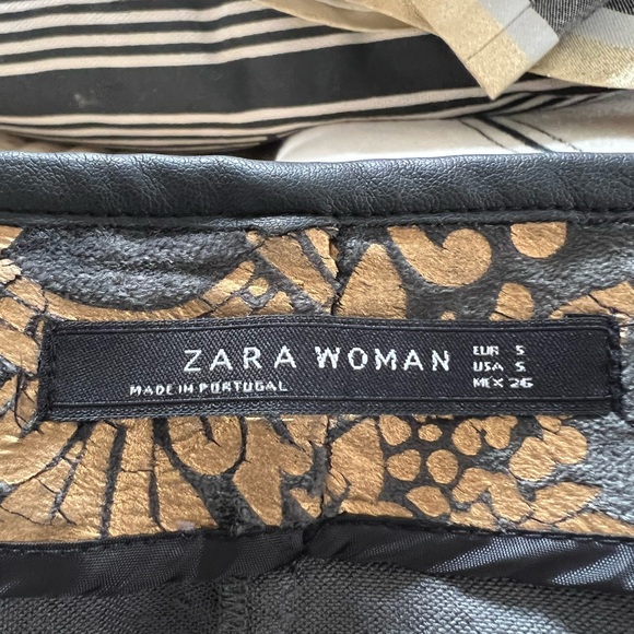 Black and gold Zara skirt in size small - Picture 8 of 8